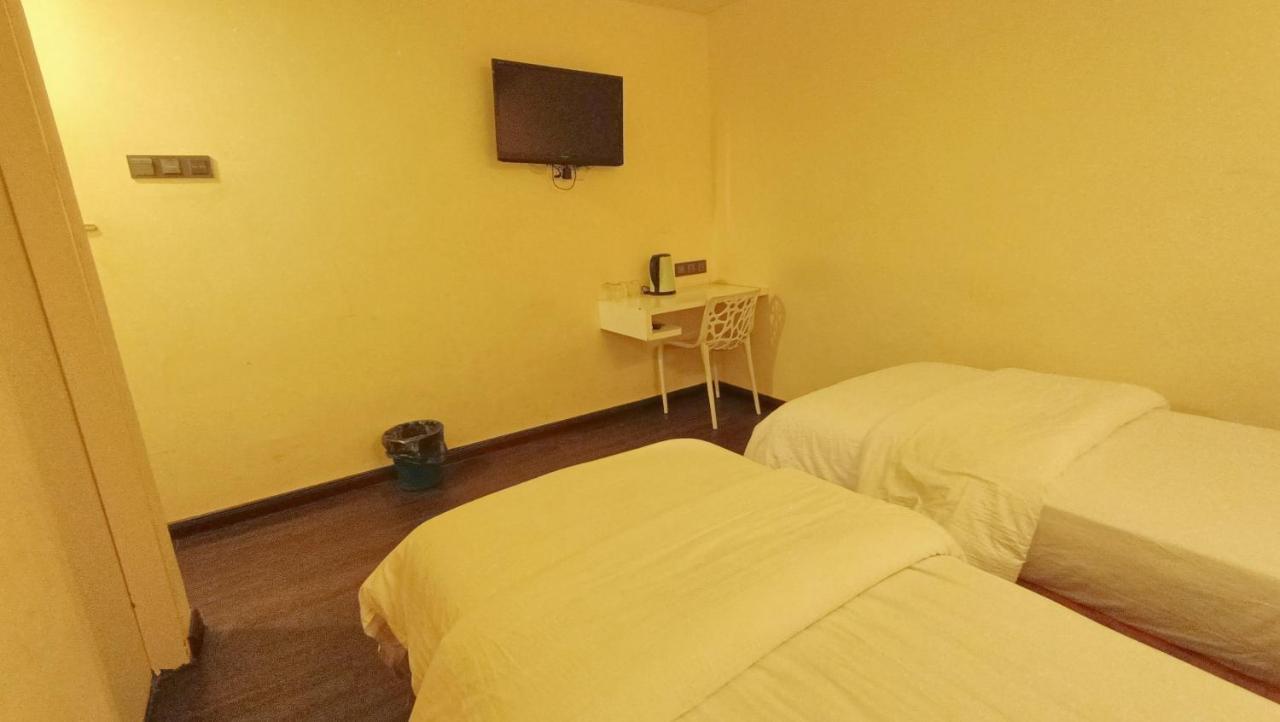 Oyo 90457 Borneo Eco-House Hashtag 12 Boutique Hotel Kota Kinabalu Exterior foto
